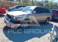 2004 Toyota Highlander photo