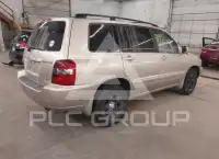 2004 Toyota Highlander photo