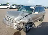 2004 Toyota Highlander photo