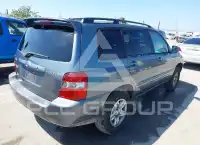 2004 Toyota Highlander photo