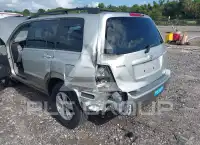 2004 Toyota Highlander photo