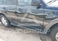 2004 Toyota LAND CRUISER photo