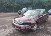 2004 Toyota AVALON photo
