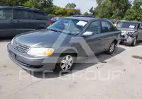 2004 Toyota AVALON photo