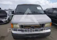 2004 Ford E-350 фото