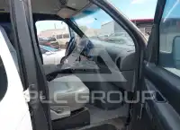 2004 Ford E-350 фото
