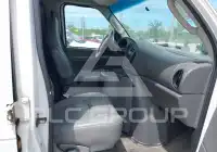 2004 Ford E-150 фото