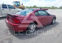 2004 Ford MUSTANG photo