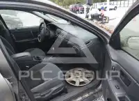 2004 Ford TAURUS photo