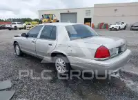 2004 Ford CROWN photo