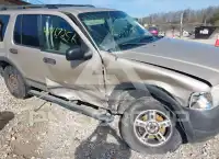 2004 Ford EXPLORER photo
