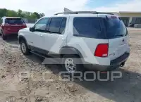2004 Ford EXPLORER photo