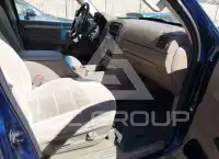 2004 Ford EXPLORER photo