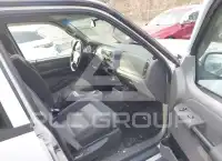 2004 Ford EXPLORER photo