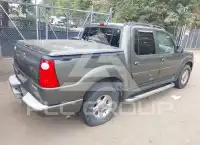 2004 Ford EXPLORER photo