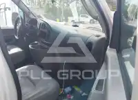 2004 Ford E-350 фото