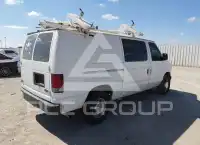 2004 Ford E-250 photo