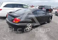 2004 Hyundai Tiburon photo