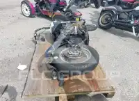2005 Harley-Davidson FXSTB photo