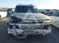 2005 Chevrolet Suburan photo