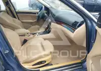 2005 BMW 330 photo