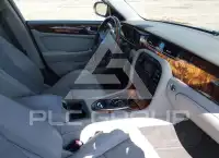 2005 Jaguar XJ photo