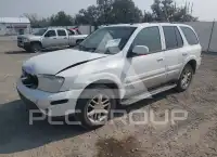 2005 Buick Rainier photo