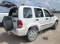2005 Jeep LIBERTY фото
