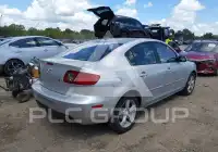 2005 Mazda 3 photo