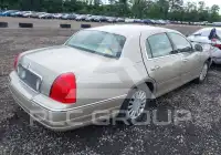 2005 Lincoln Town фото