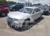 2005 Chrysler 300 photo