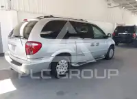 2005 Chrysler TOWN & COUNTRY фото