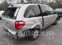 2005 Chrysler TOWN & COUNTRY photo