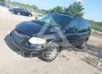 2005 Chrysler TOWN & COUNTRY фото