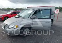 2005 Chrysler TOWN & COUNTRY фото