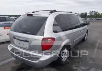 2005 Chrysler TOWN & COUNTRY фото
