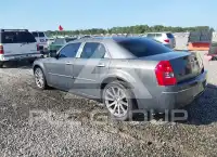 2005 Chrysler 300 photo