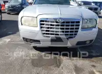 2005 Chrysler 300 photo