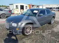 2005 Chrysler 300 photo