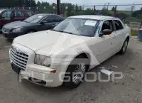 2005 Chrysler 300 photo