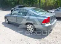 2005 Volvo S60 photo
