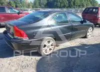2005 Volvo S60 photo