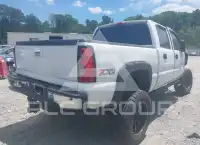 2005 GMC Sierra photo