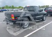 2005 GMC Sierra photo