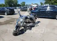 2005 Yamaha XVS1100 фото