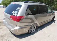 2005 Toyota SIENNA photo