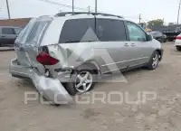 2005 Toyota SIENNA photo