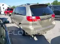 2005 Toyota SIENNA photo