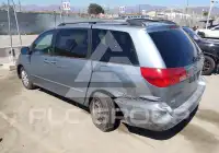 2005 Toyota SIENNA photo