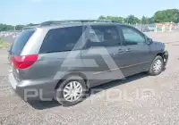 2005 Toyota SIENNA photo